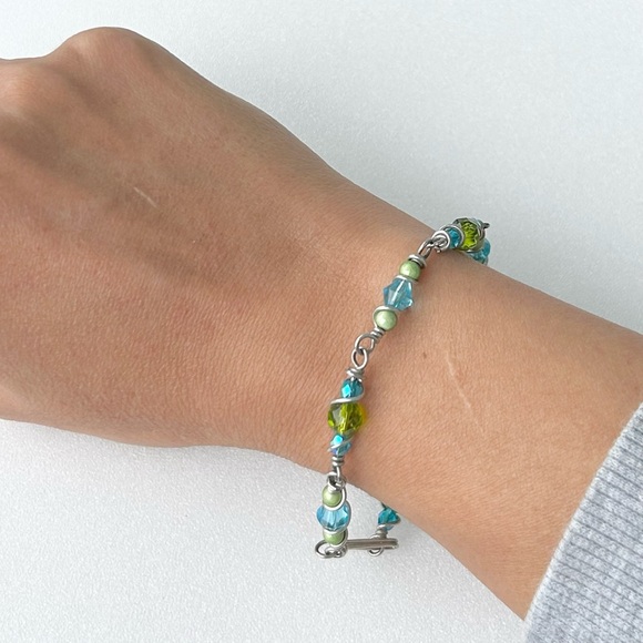 Wired Beaded Bracelet 7.5โ Art Glass Faceted Blue and Green - Picture 4 of 4